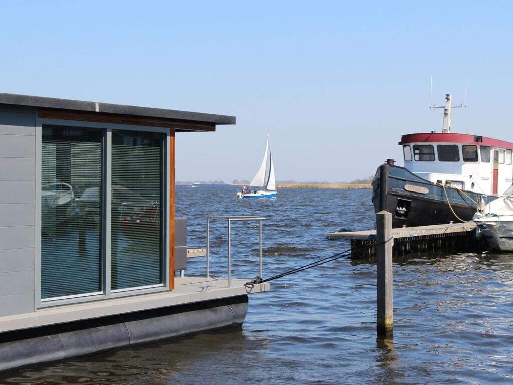 Modern Houseboat With Air Conditioning Located In Marina Uitgeest 外观 照片