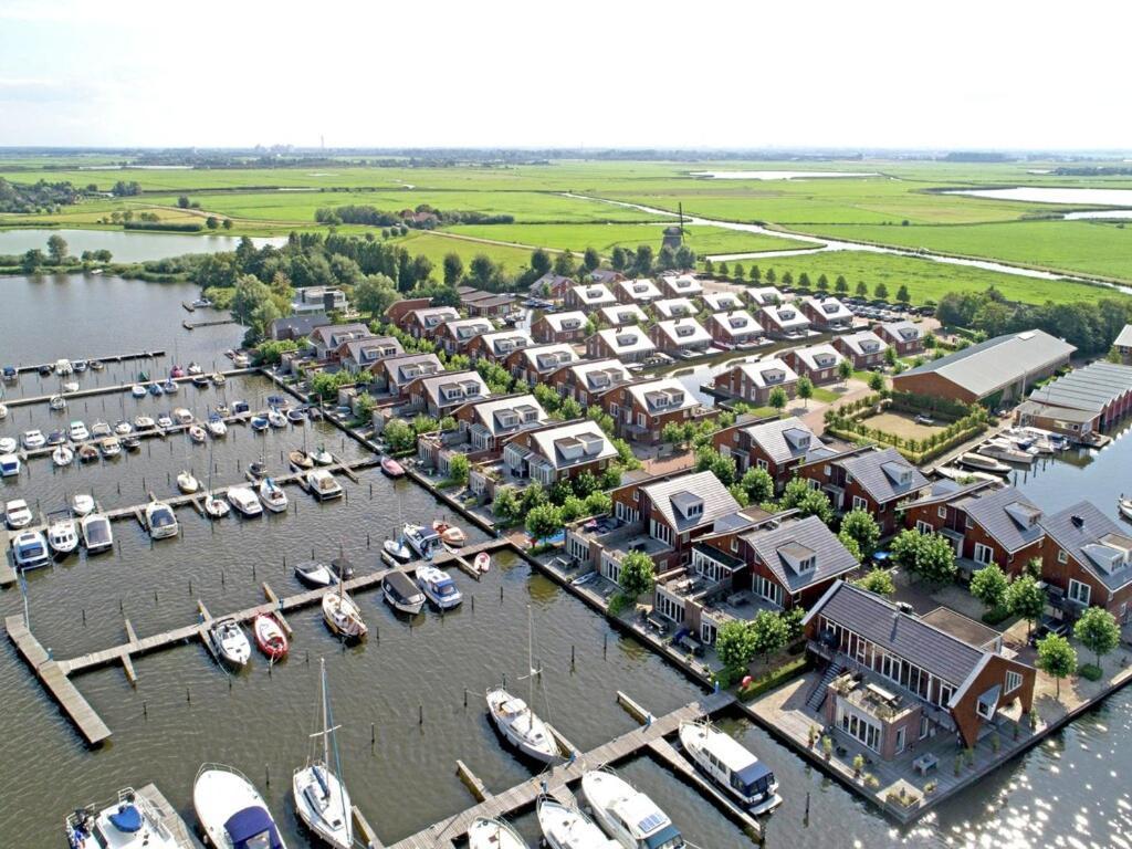 Modern Houseboat With Air Conditioning Located In Marina Uitgeest 外观 照片